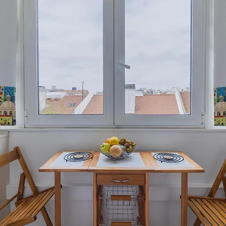Apartamento Arroios Base - 2br & Workspace By Lovelystay Lisboa