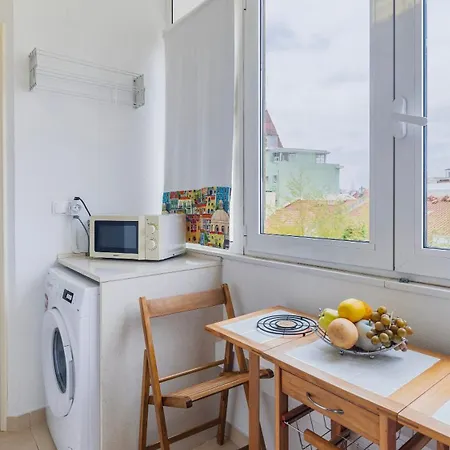 Arroios Base - 2br & Workspace By Lovelystay Lisboa